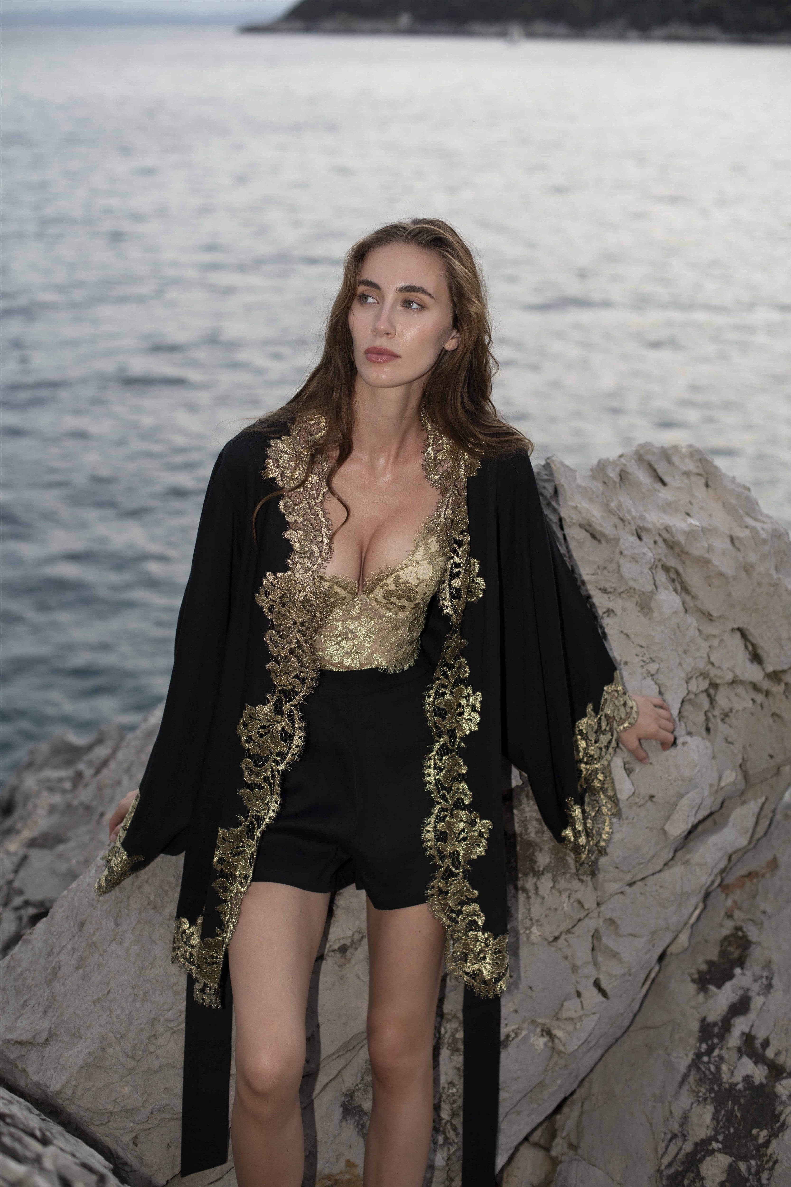 noir-opulence|short