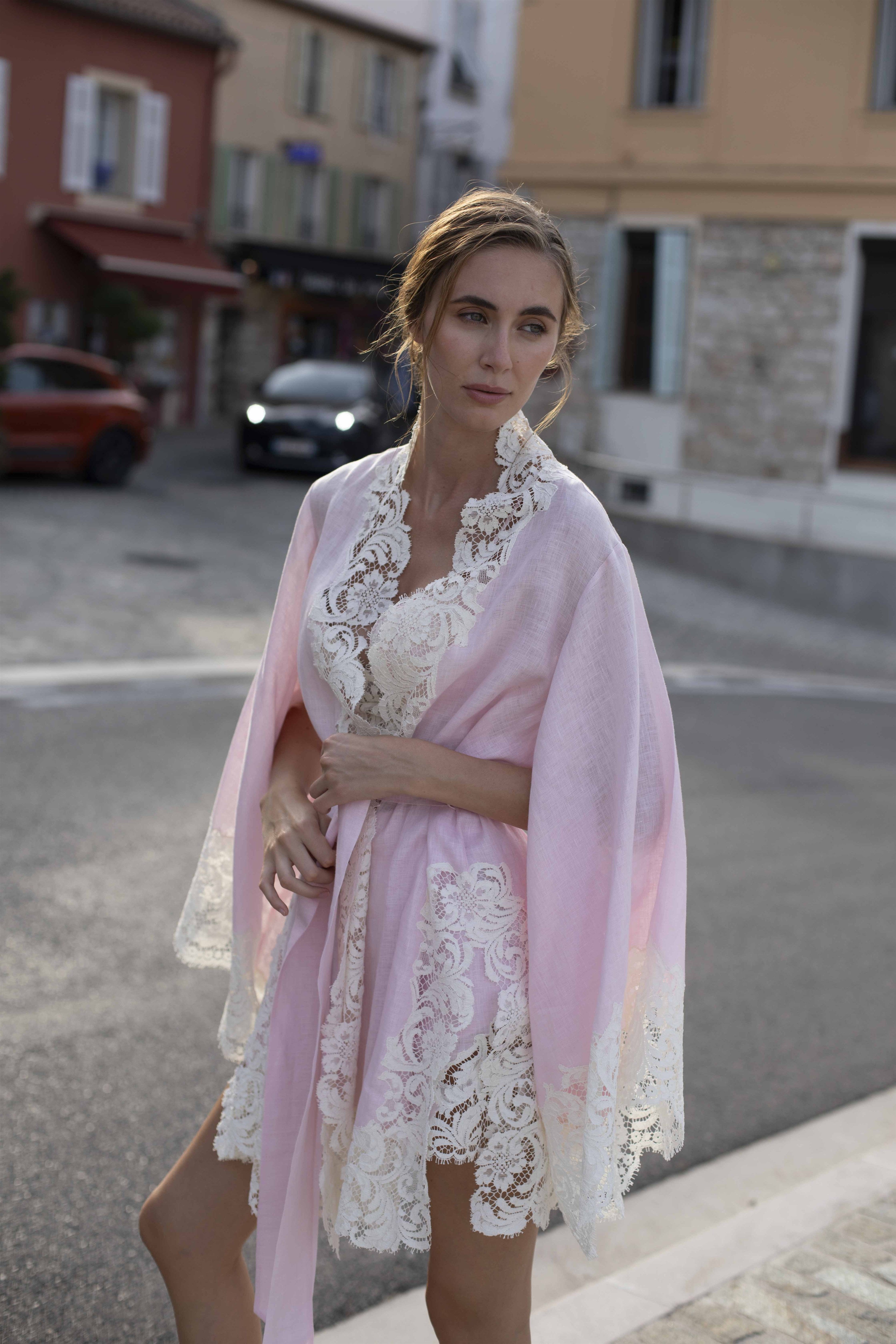 nude-romance|short